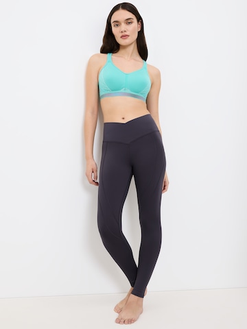 TRIUMPH Skinny Leggings in Grijs