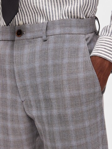 Coupe slim Pantalon 'Liam' SELECTED HOMME en gris