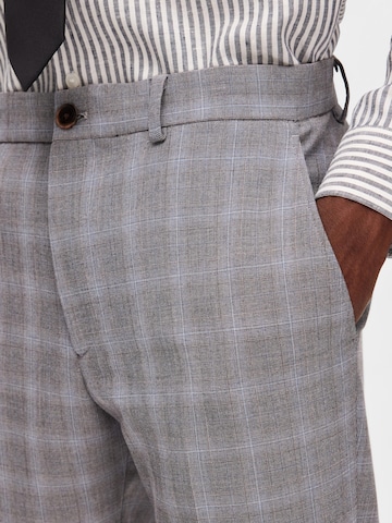 Slimfit Pantaloni 'Liam' di SELECTED HOMME in grigio