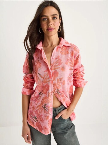 Chemisier Bianco Lucci en rose : devant