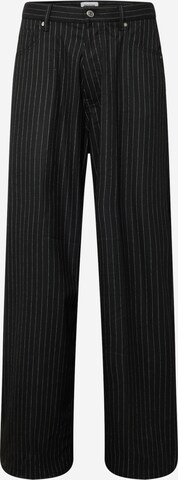 WEEKDAY Loose fit Trousers with creases 'Astro' in Black: front