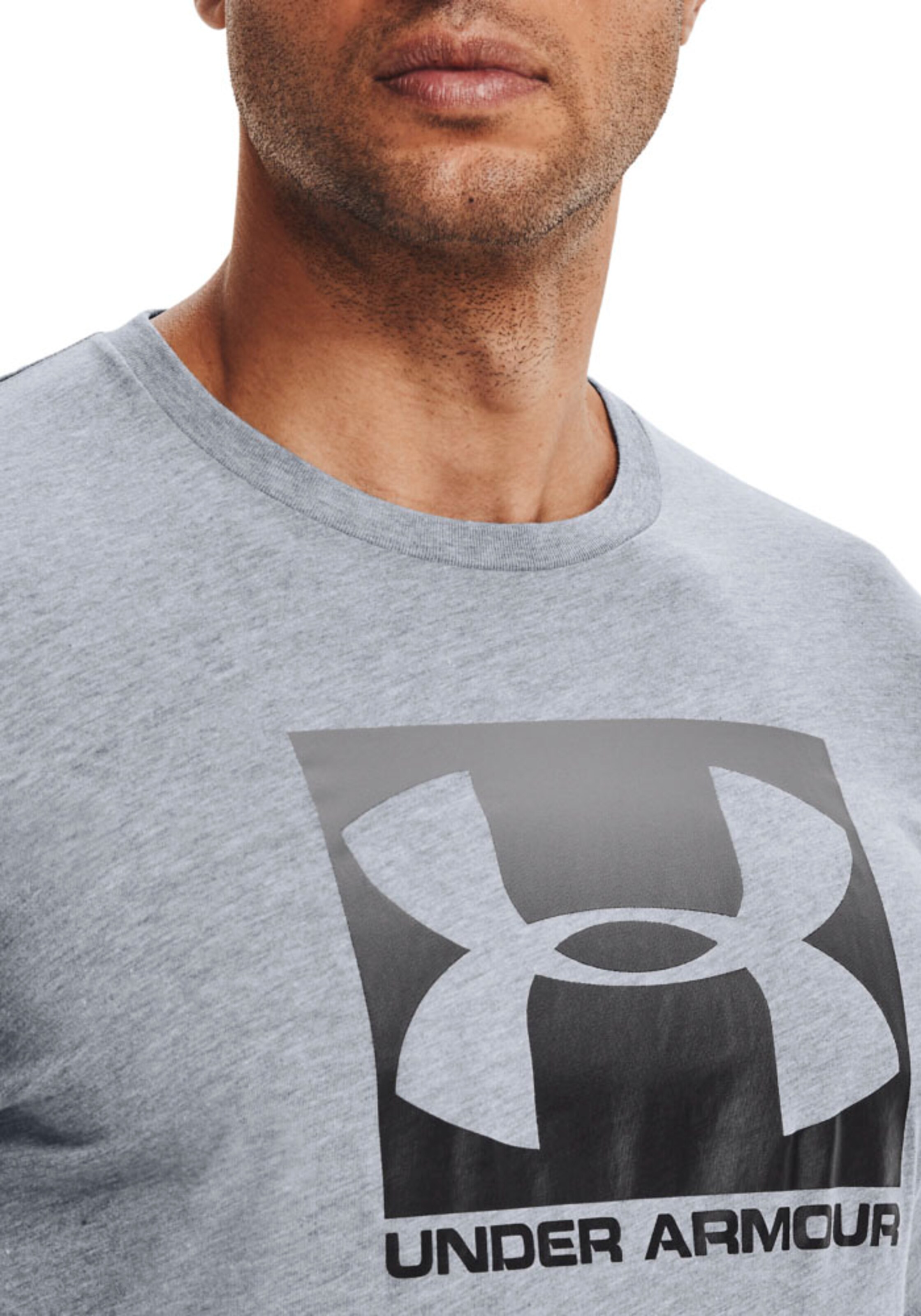 UNDER ARMOUR Performance Shirt in Grey