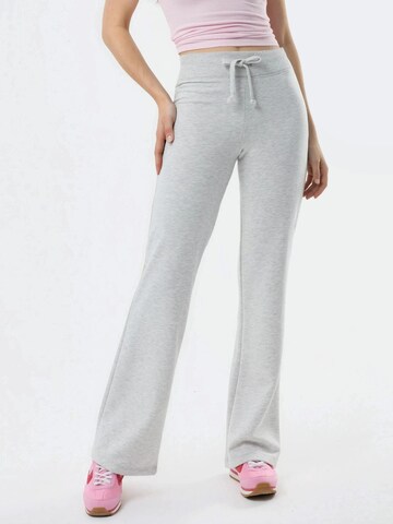Flared Pantaloni di Busem in grigio: frontale