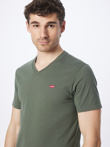 LEVI'S ® Μπλουζάκι 'Housemark V Neck Tee' σε πράσινο