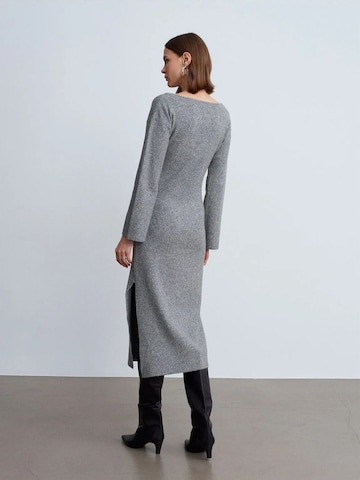 Dilvin Dress in Grey