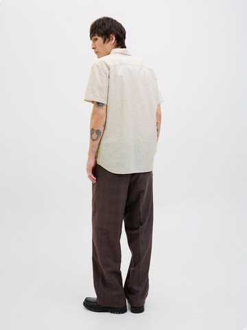 Coupe regular Chemise 'JPRBLUSUMMER' JACK & JONES en blanc