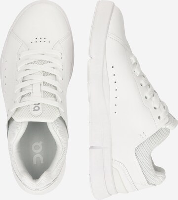 On Sports shoe 'The Roger Advantage' in White