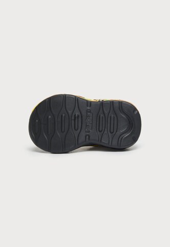 Sneaker 'Play Scene' di SKECHERS in marrone