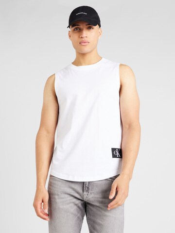 T-Shirt Calvin Klein Jeans en blanc : devant