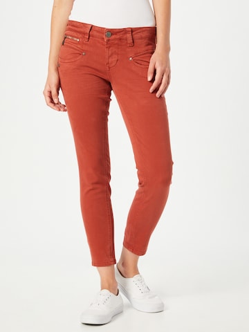 FREEMAN T. PORTER Slimfit Broek 'Alexa' in Rood: voorkant