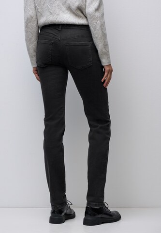 STREET ONE Slimfit Jeans in Schwarz