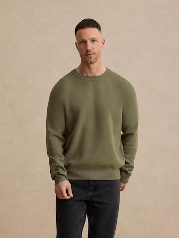DAN FOX APPAREL Sweater 'Carlo' in Green: front