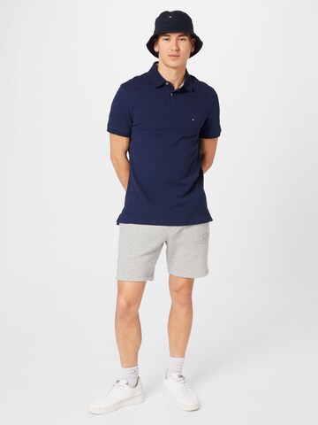 TOMMY HILFIGER Poloshirt in Blau