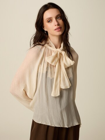 oltre - Blusa en blanco: frente