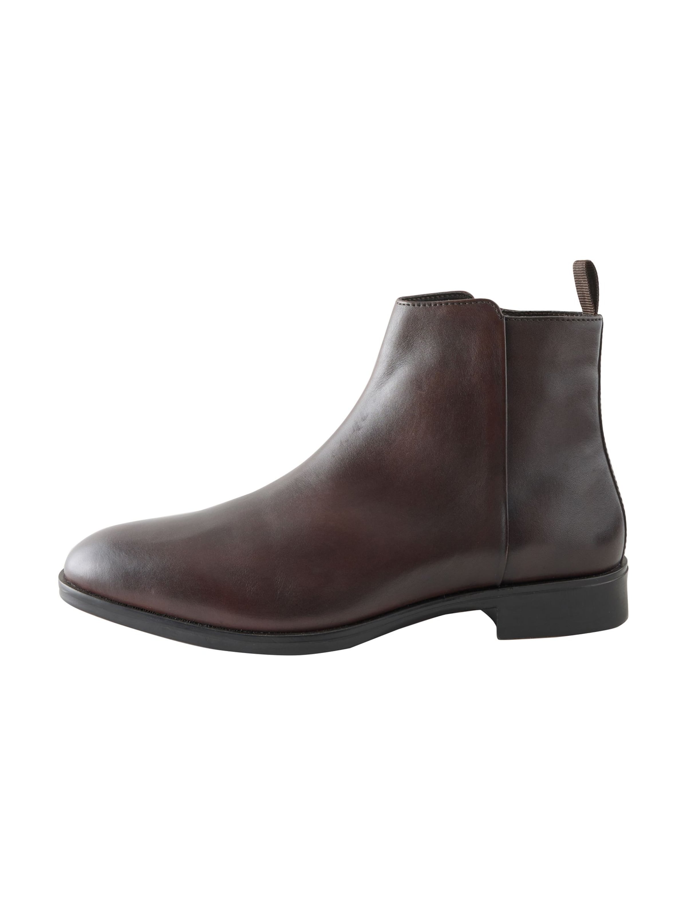 Next - Botas en marrón: frente