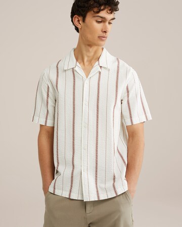 Coupe regular Chemise WE Fashion en blanc : devant