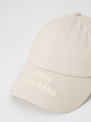MADS NORGAARD COPENHAGEN - Gorra 'Coala' en beige