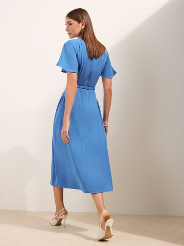 Robe Friends Like These en bleu