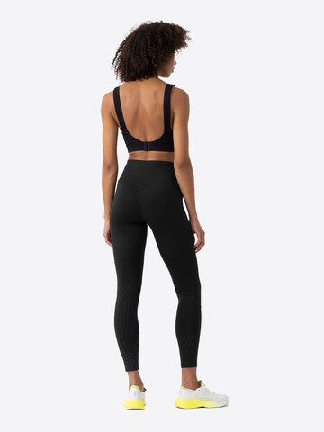 4F Skinny Sportovní kalhoty – černá