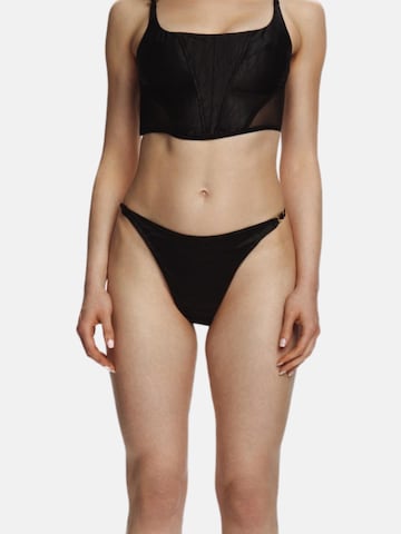 String EKCENTRIK en noir