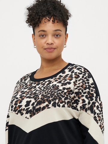 juoda ONLY Carmakoma Megztinis be užsegimo 'CARLEOBLOCK'