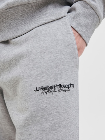 JJ Rebel Loosefit Byxa 'JREBKENNI' i grå