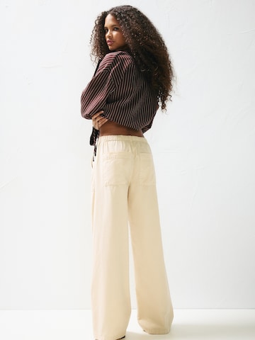 Pull&Bear Wide leg Trousers in Yellow