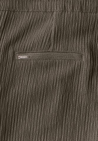 STREET ONE Loosefit Hose in Grün