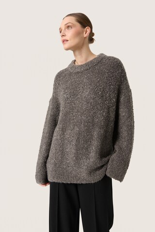SOAKED IN LUXURY Sweater in Grey: front