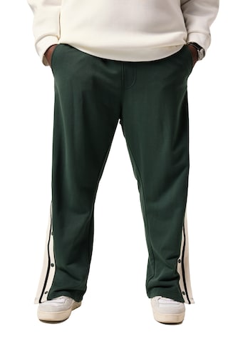 STHUGE Regular Pants in Green