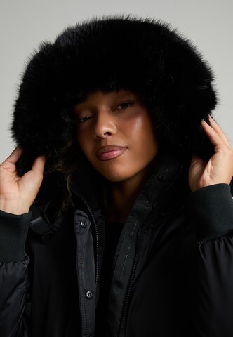 Veste d’hiver 'OLIVIA ' Zavetti Canada en noir