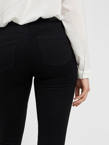 VERO MODA Skinny Jeans 'SEVEN' in Zwart