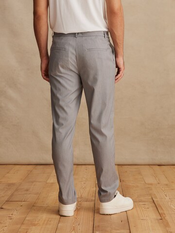 DAN FOX APPAREL Regular Hose  'Pablo' in Grau