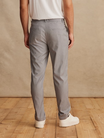 DAN FOX APPAREL - regular Pantalón 'Pablo' en gris