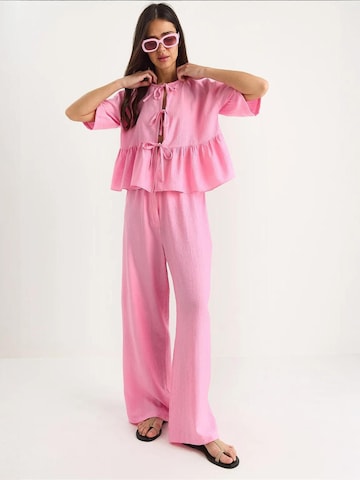 Bianco Lucci - Roupa de casa em rosa: frente