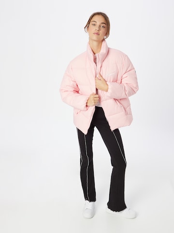 Tommy Jeans Χειμερινό μπουφάν σε ροζ