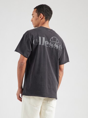 ELLESSE T-shirt 'DARRYL' i svart: framsida
