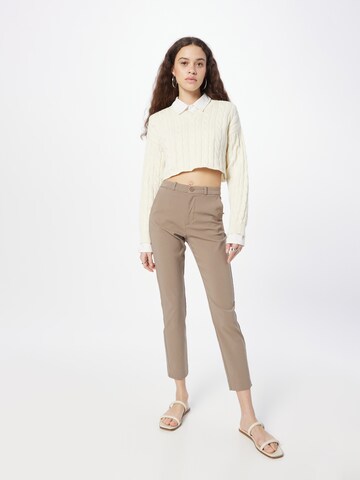 Slimfit Pantaloni chino 'SOLVEJ' di Freequent in grigio