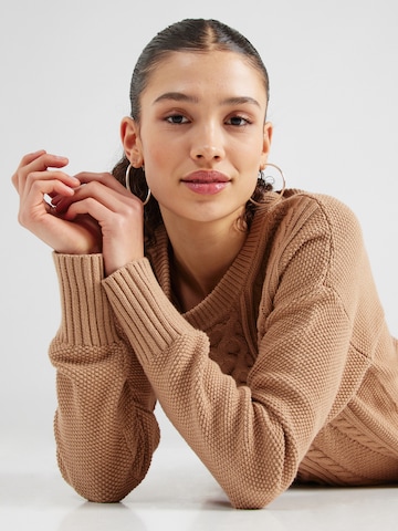 GAP Sweater in Beige