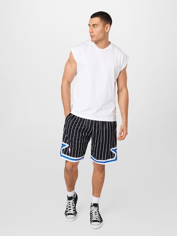 Mitchell & Ness Loosefit Sportshorts in Schwarz