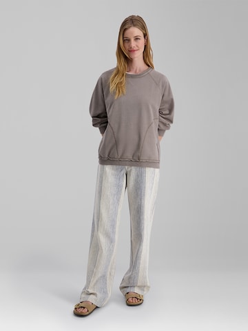 TIMEZONE Sweatshirt 'Raglan' in Braun