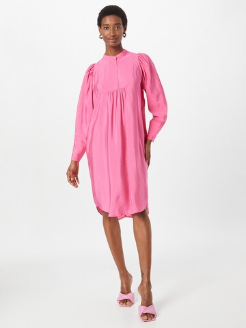 Robe 'Callum' co'couture en rose : devant