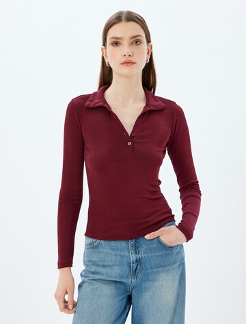 Koton Shirt in Red: front