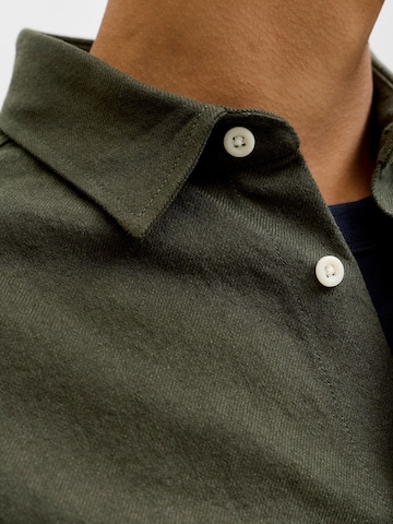 Regular fit Camicia di R.D.D. ROYAL DENIM DIVISION in verde