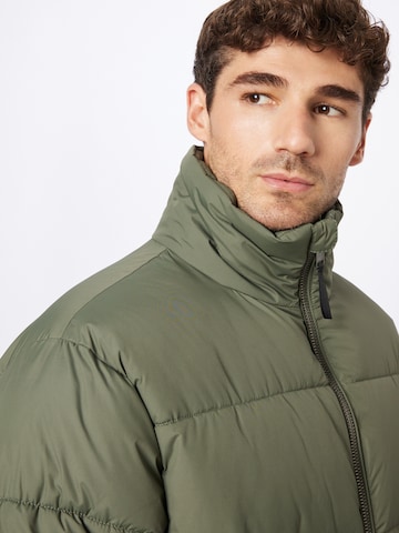 minimum Демисезонная куртка 'LONNO' в Зеленый