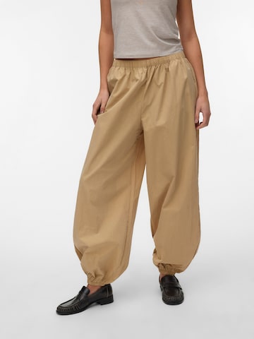 VERO MODA Barrel Nadrág 'VMJose' - barna: elől