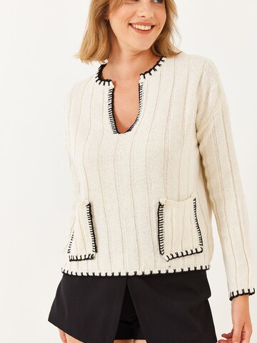 Bianco Lucci Sweater in Beige: front