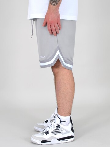 Adam Loosefit Sporthose 'Sweatshorts Basketball Shorts'‌‌‌‌‌‌‌‌‌ in Grau