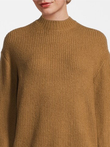 New View Pullover in Beige