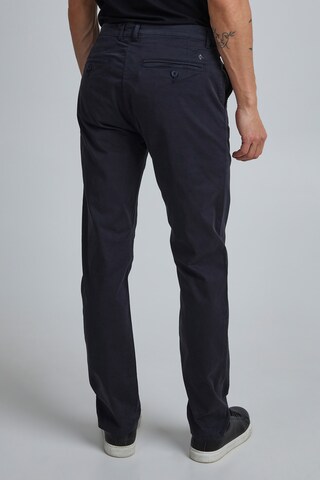 Regular Pantalon chino 'Viggo' Casual Friday en bleu